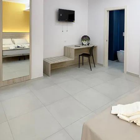 Molo Mazzini فندق مبيت وإفطار غالّيبولي